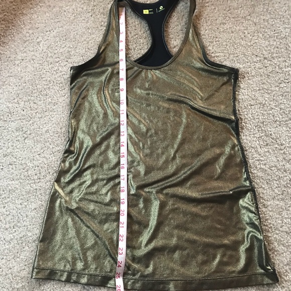 Top, Fitted Sporty Gold - Picture 2 of 5